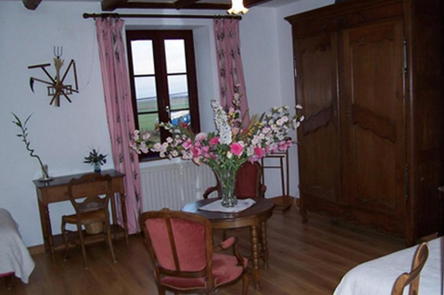 Ferme Du Montheu Bed and Breakfast Dommartin sous Amance Exteriör bild